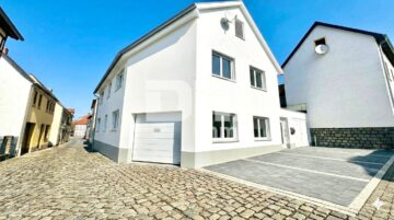 Teilsaniertes EFH in zentraler Lage mit 2 Garagen 37351 Dingelstädt , Eichsfeld, Doppelhaushälfte